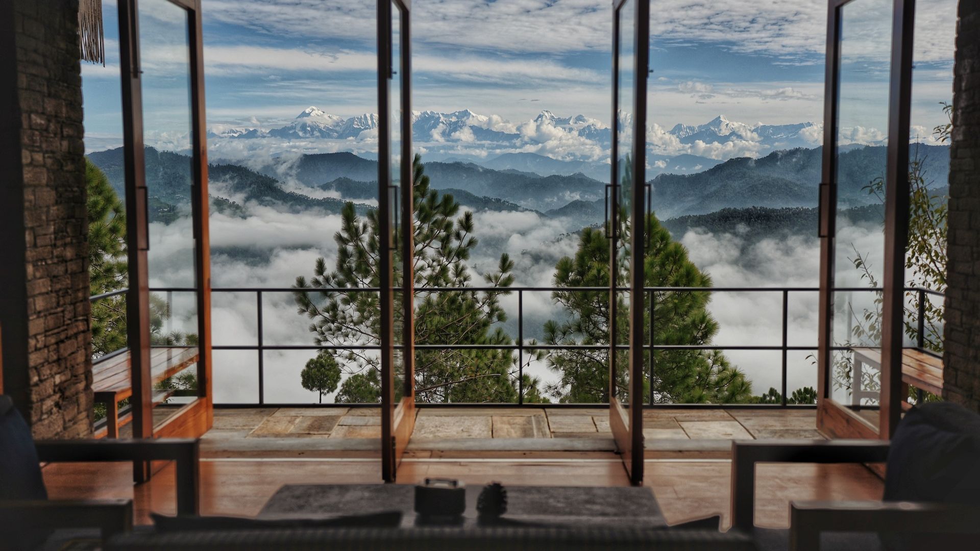 Hill View Hotels in Manali